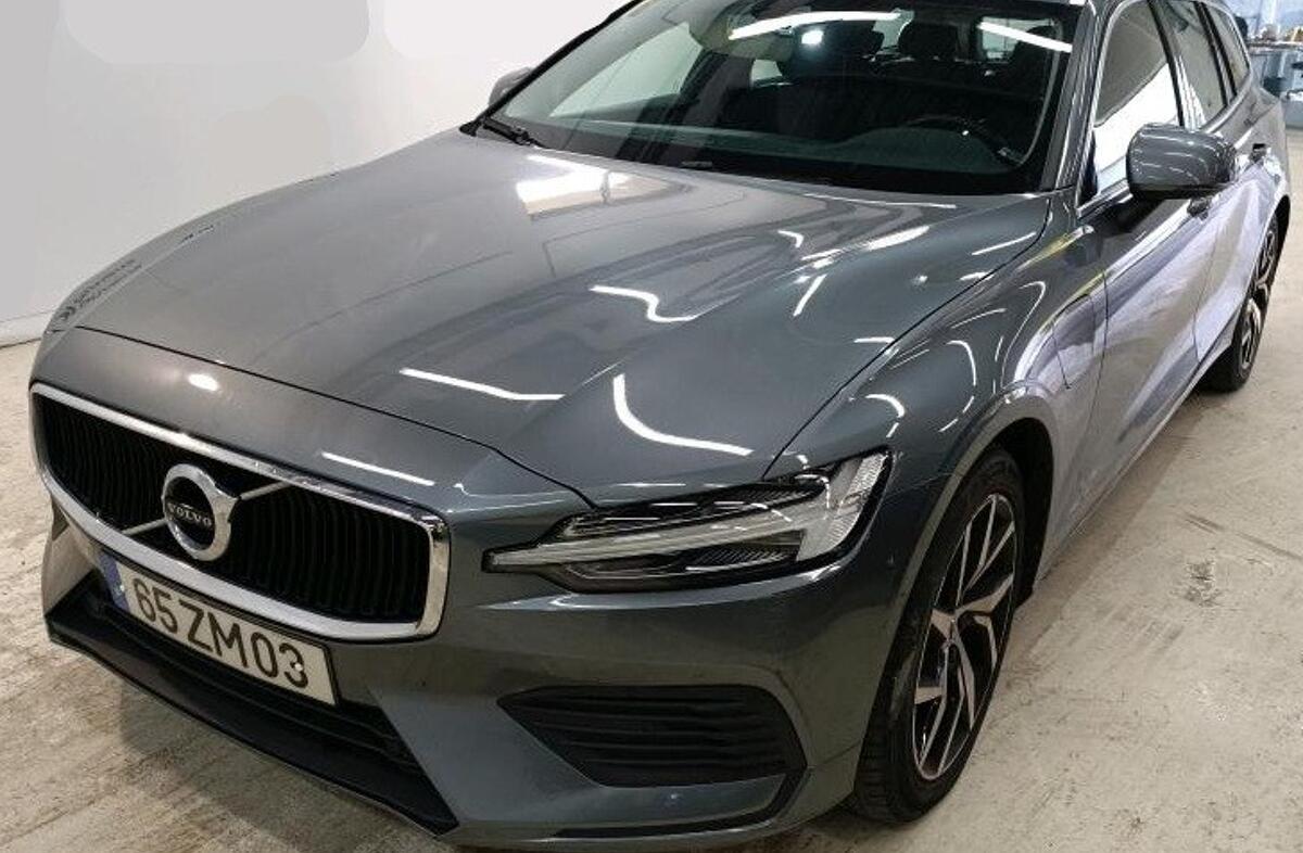 VOLVO V60 2.0 T8 AWD TE Momentum
