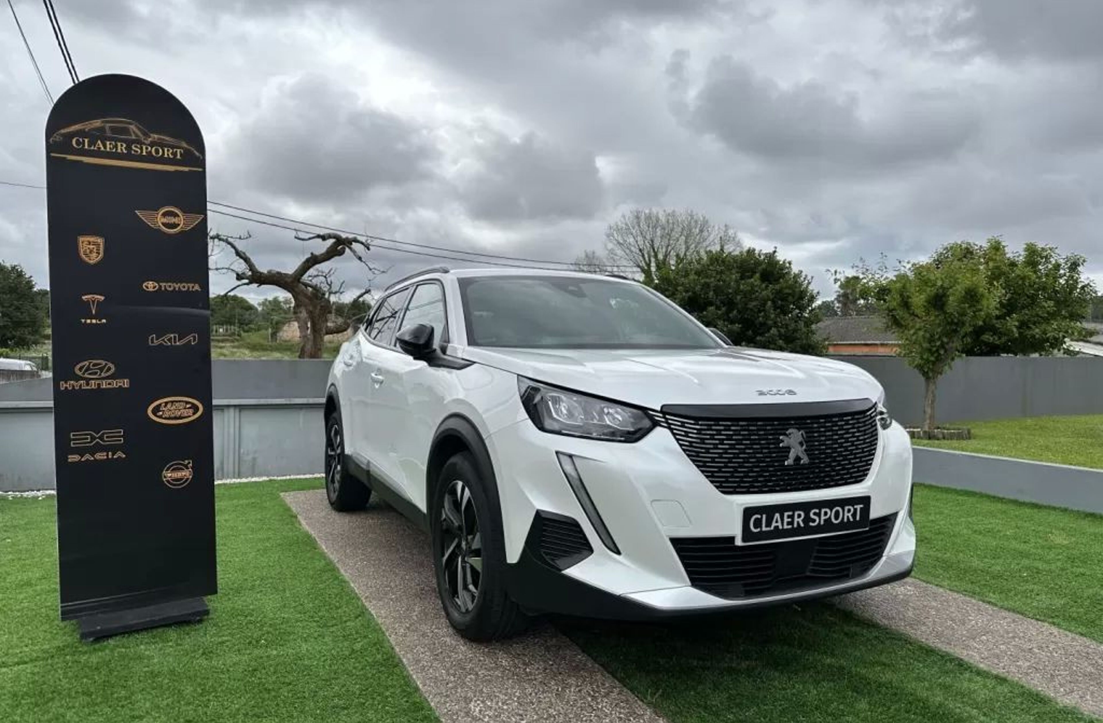 PEUGEOT 2008 PureTech 100 Allure