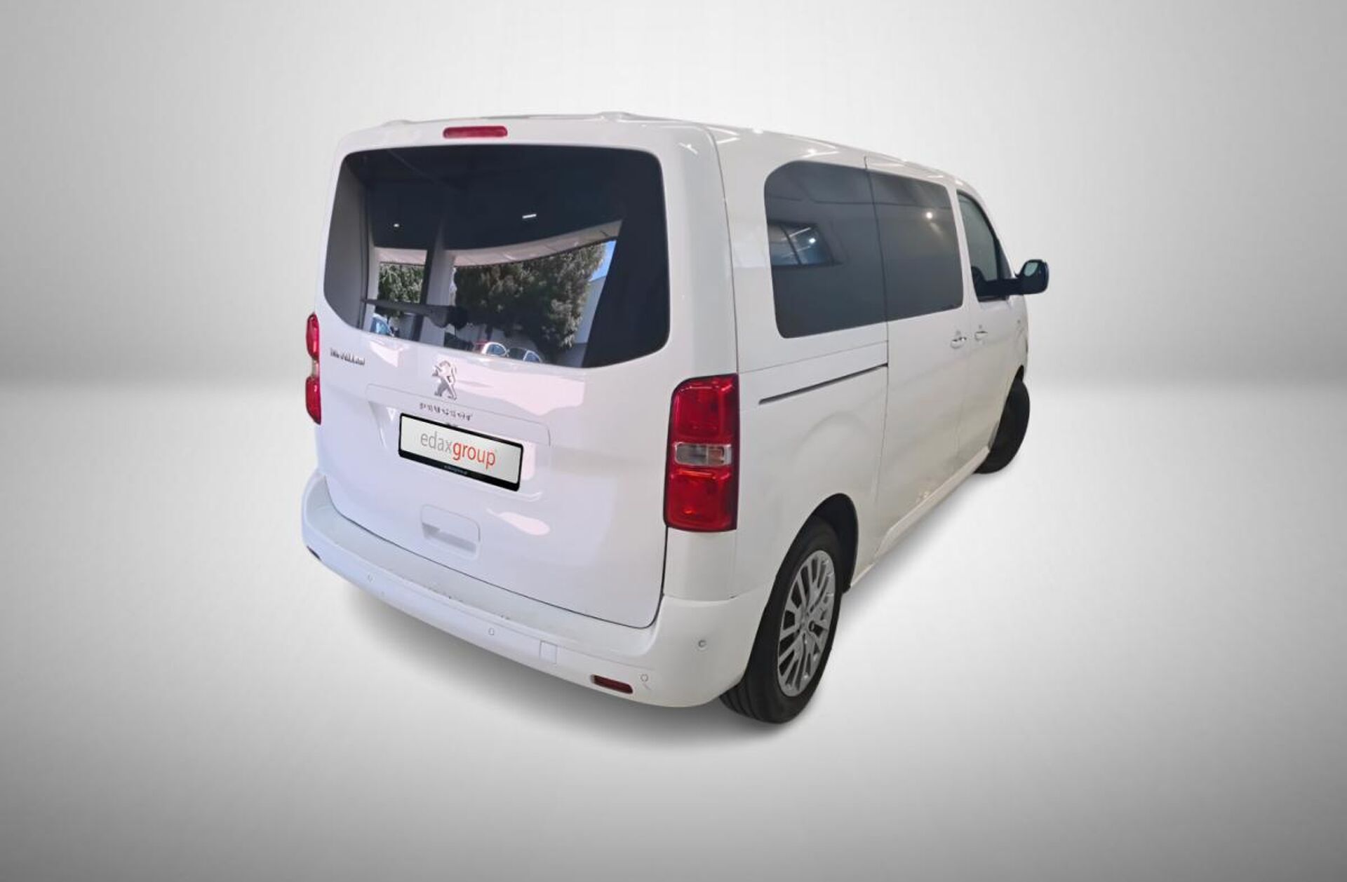 PEUGEOT Traveller 1.5 BlueHDi L2H1 Business Standard