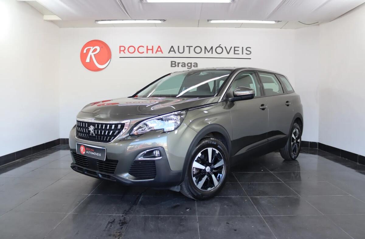PEUGEOT 5008 1.2 PureTech Allure