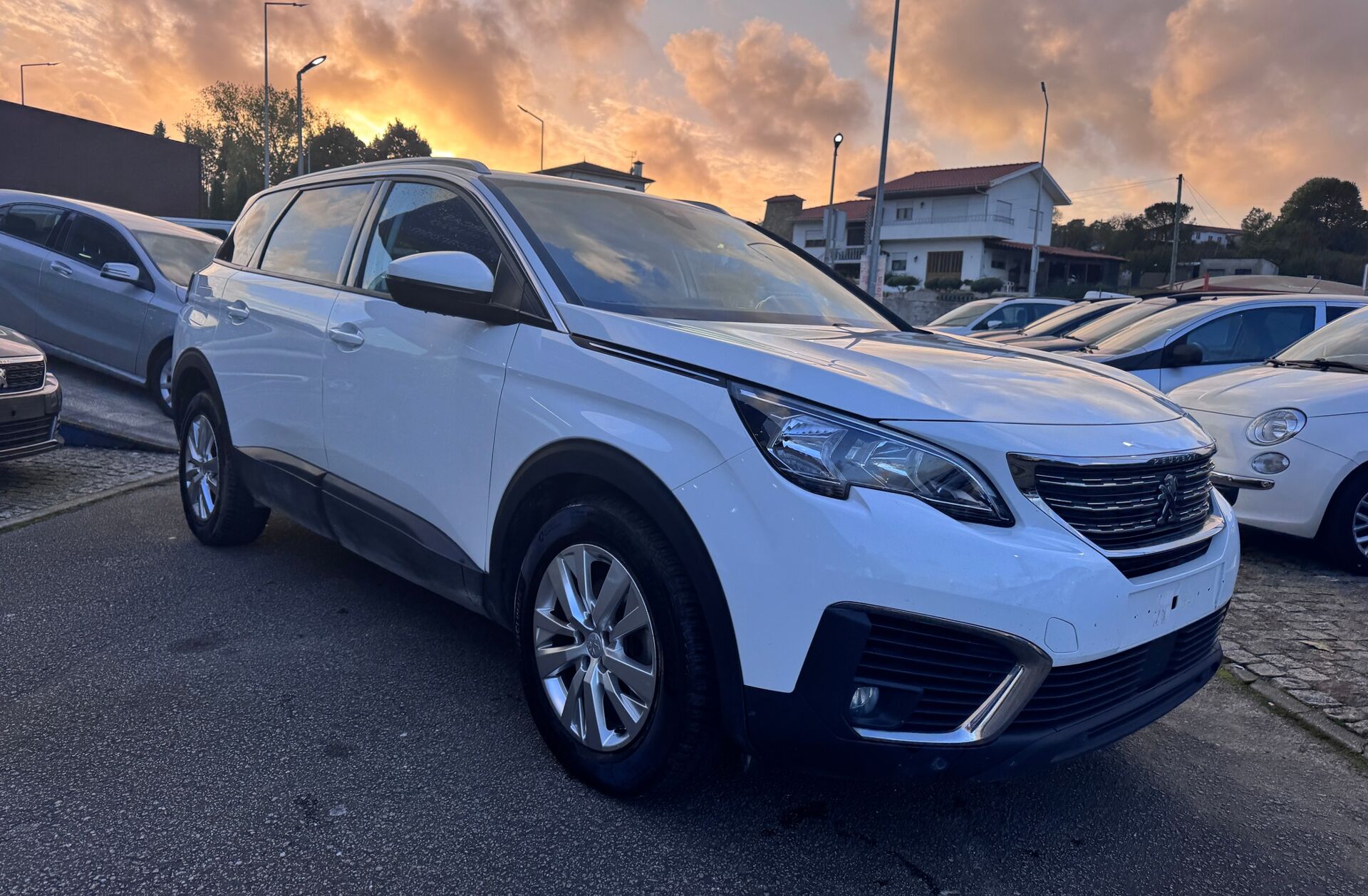 PEUGEOT 5008 1.2 PureTech Active