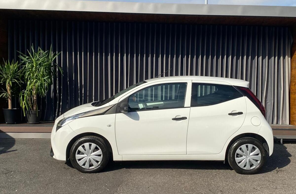 TOYOTA Aygo 1.0 X-Play