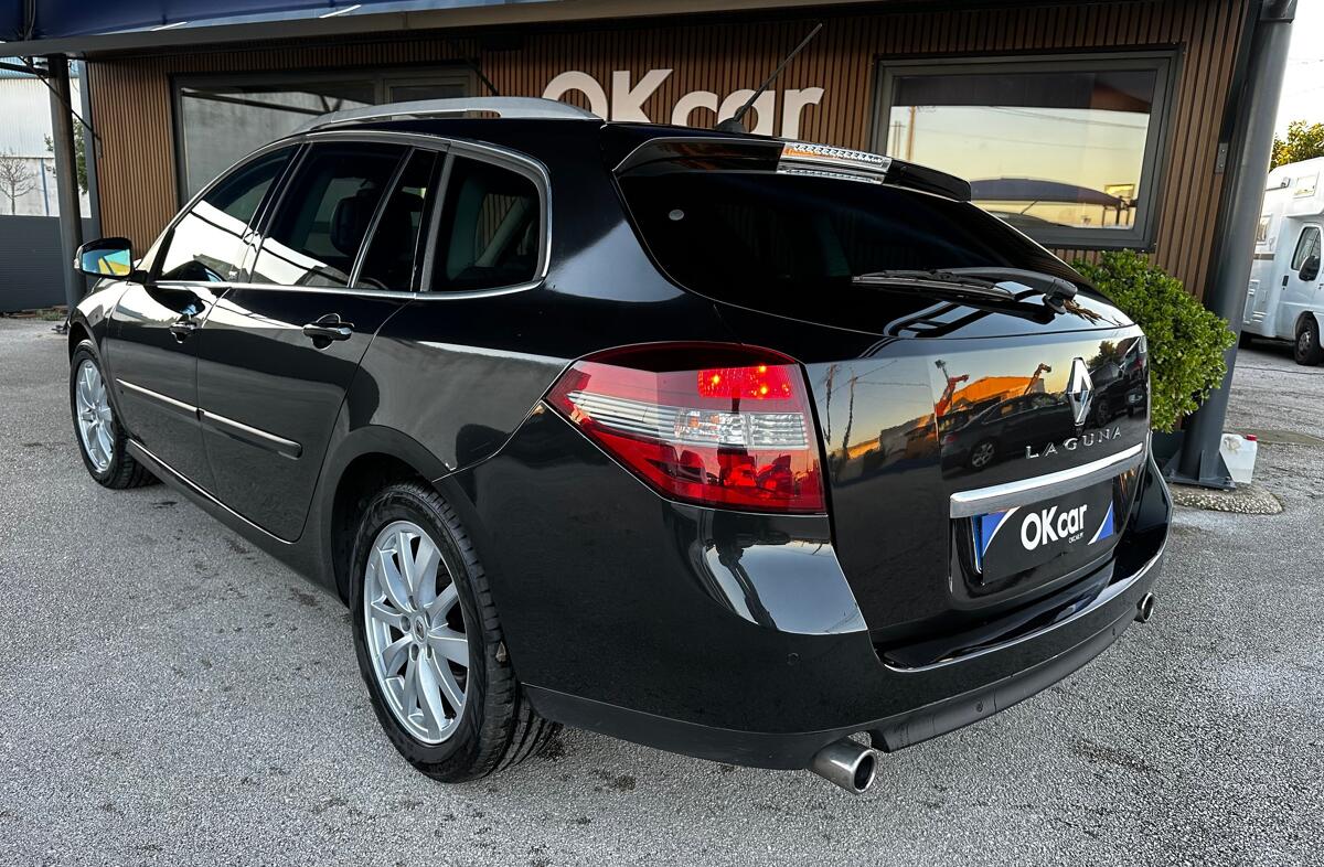 RENAULT Laguna 2.0 dCi Initiale Aut.