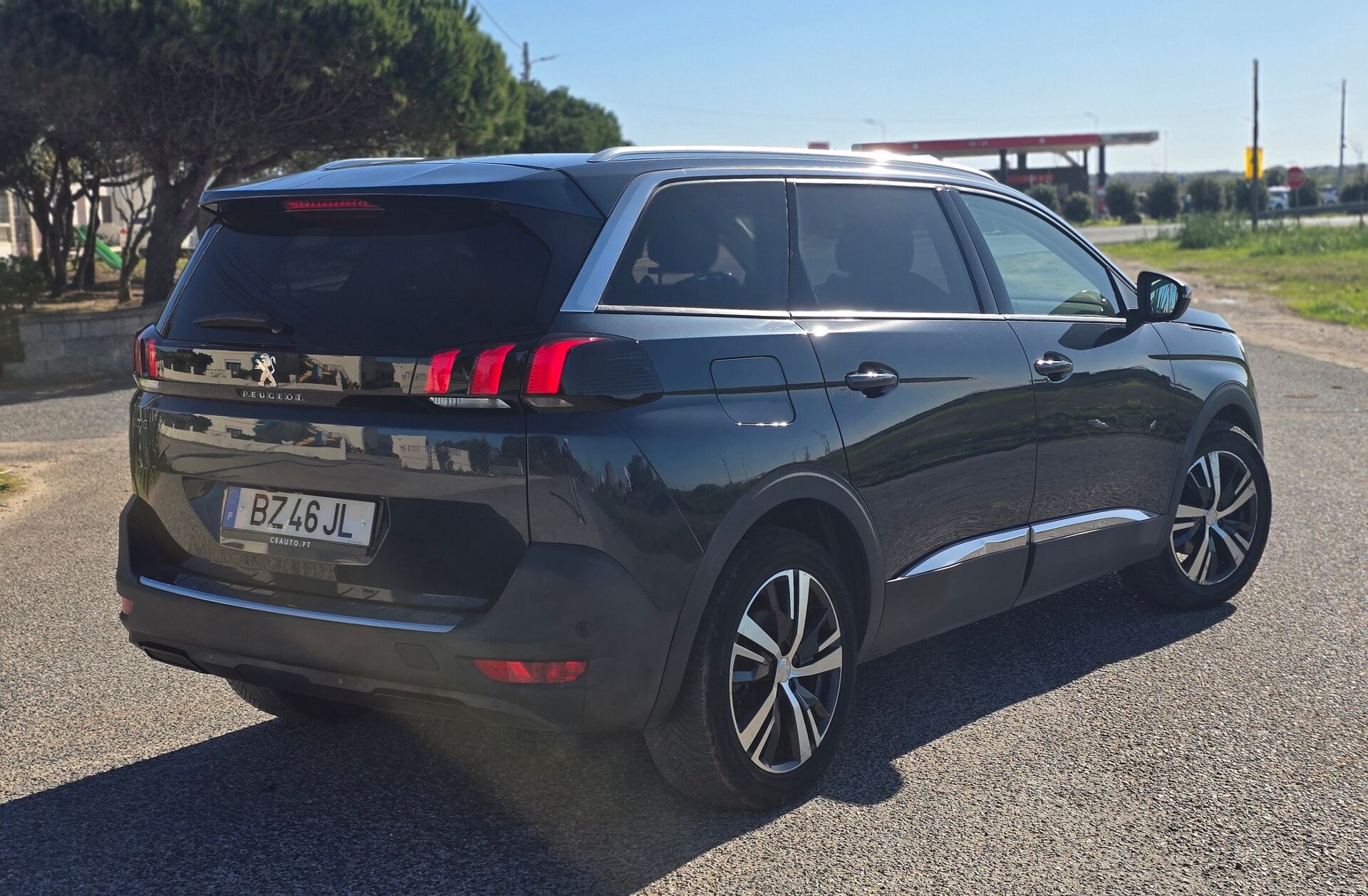 PEUGEOT 5008 1.5 BlueHDi Allure
