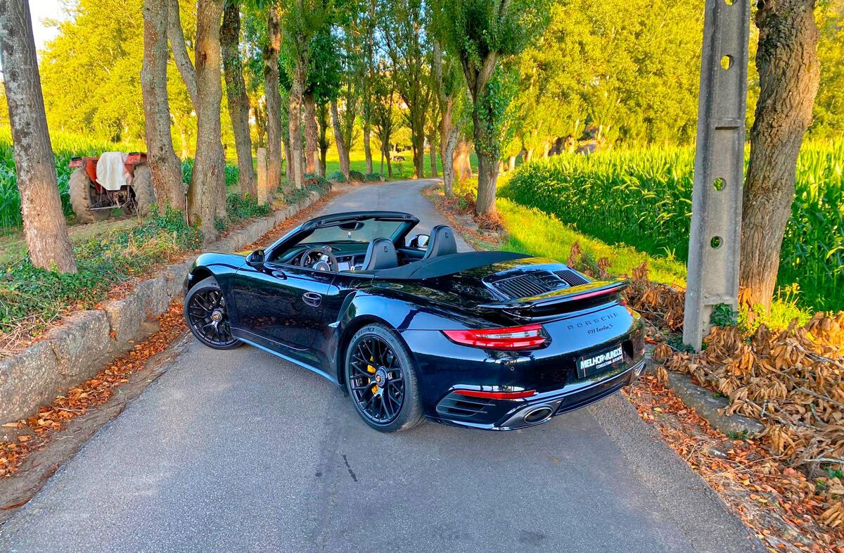 PORSCHE 911 Turbo S PDK