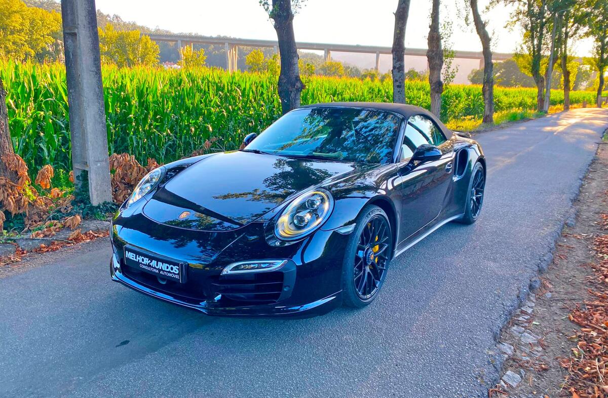 PORSCHE 911 Turbo S PDK