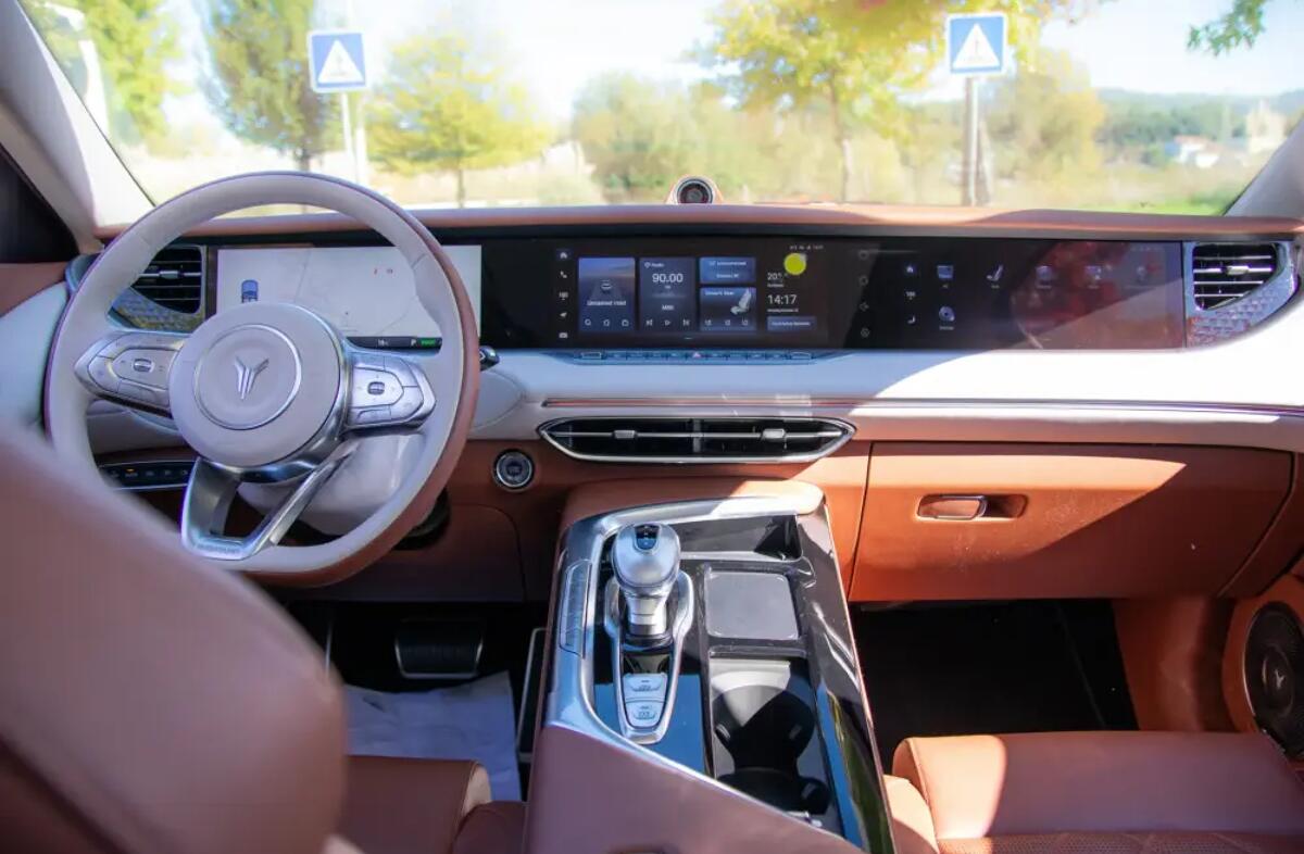 VOYAH Free 107 kWh Luxury