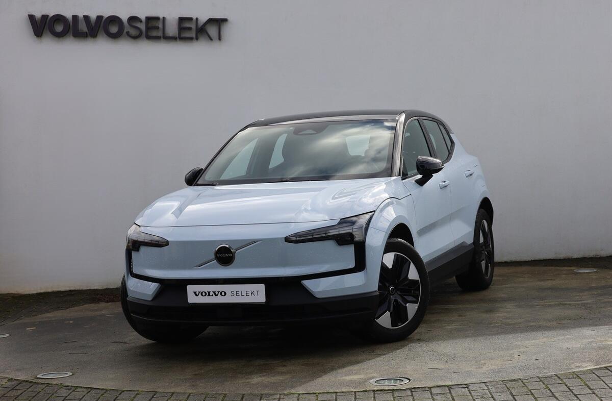 VOLVO EX30 51 kWh Single Motor Plus