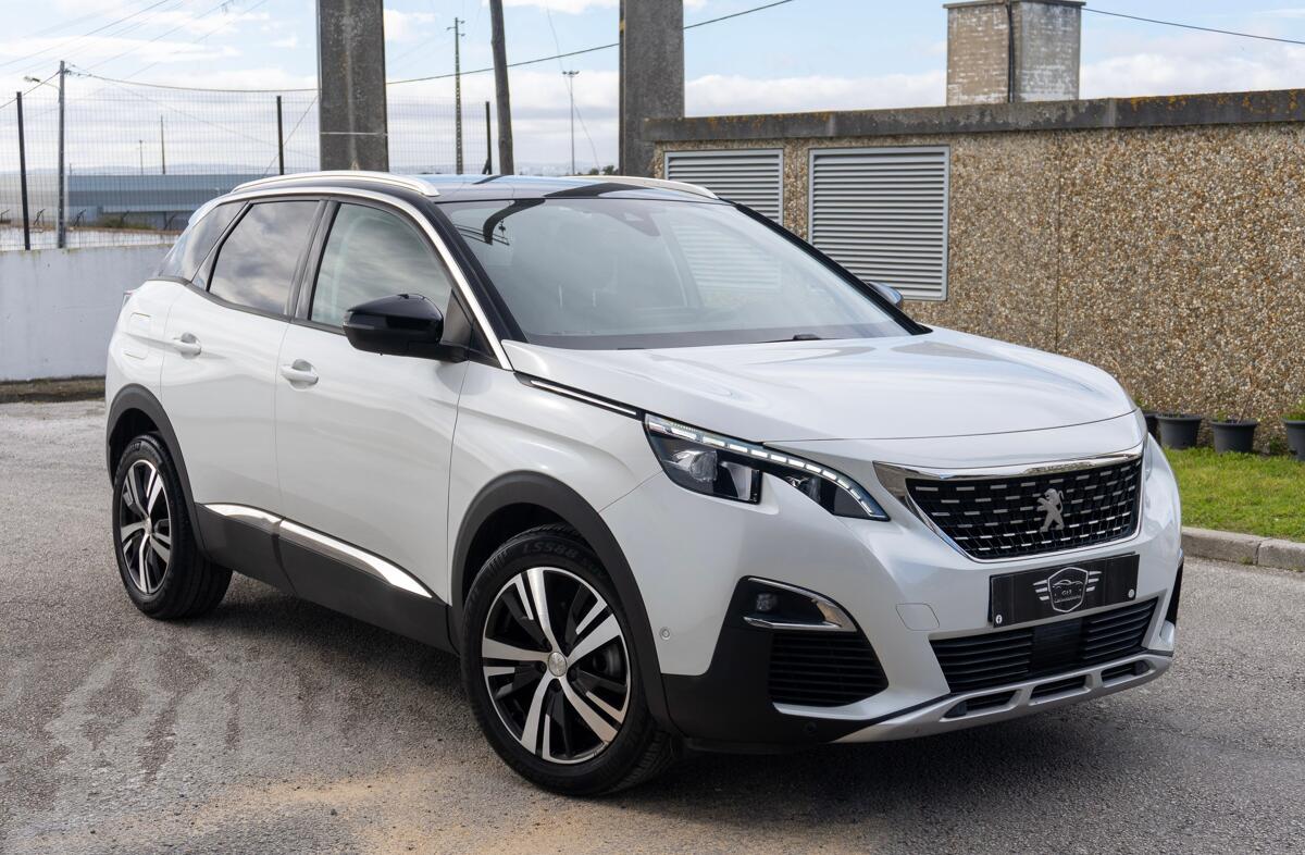 PEUGEOT 3008 1.2 PureTech Allure