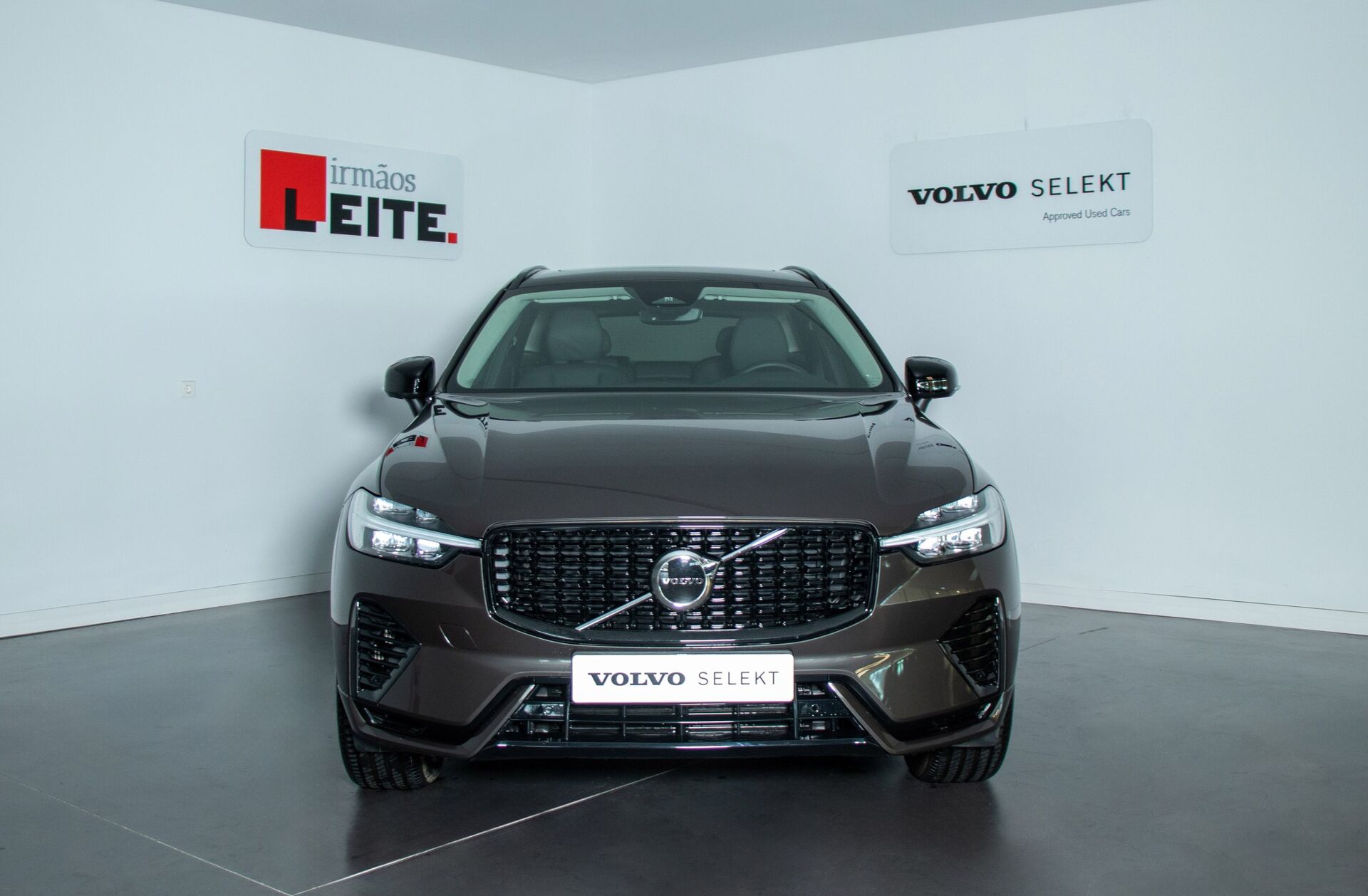 VOLVO XC60 2.0 T6 PHEV Core AWD