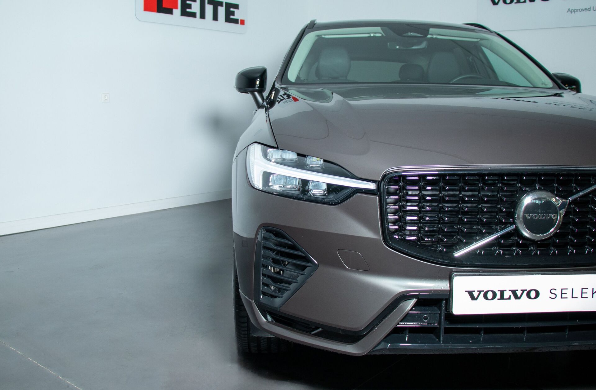 VOLVO XC60 2.0 T6 PHEV Core AWD