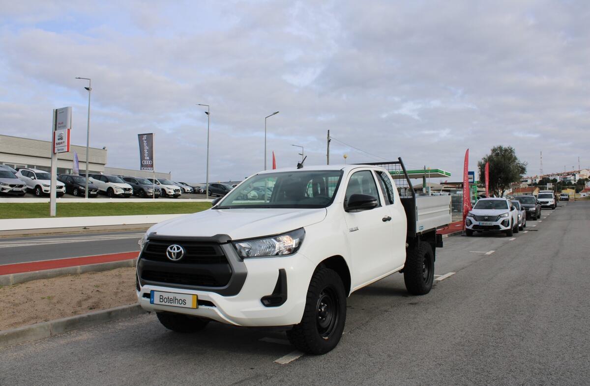 TOYOTA Hilux 2.4 D-4D 4WD CD CM