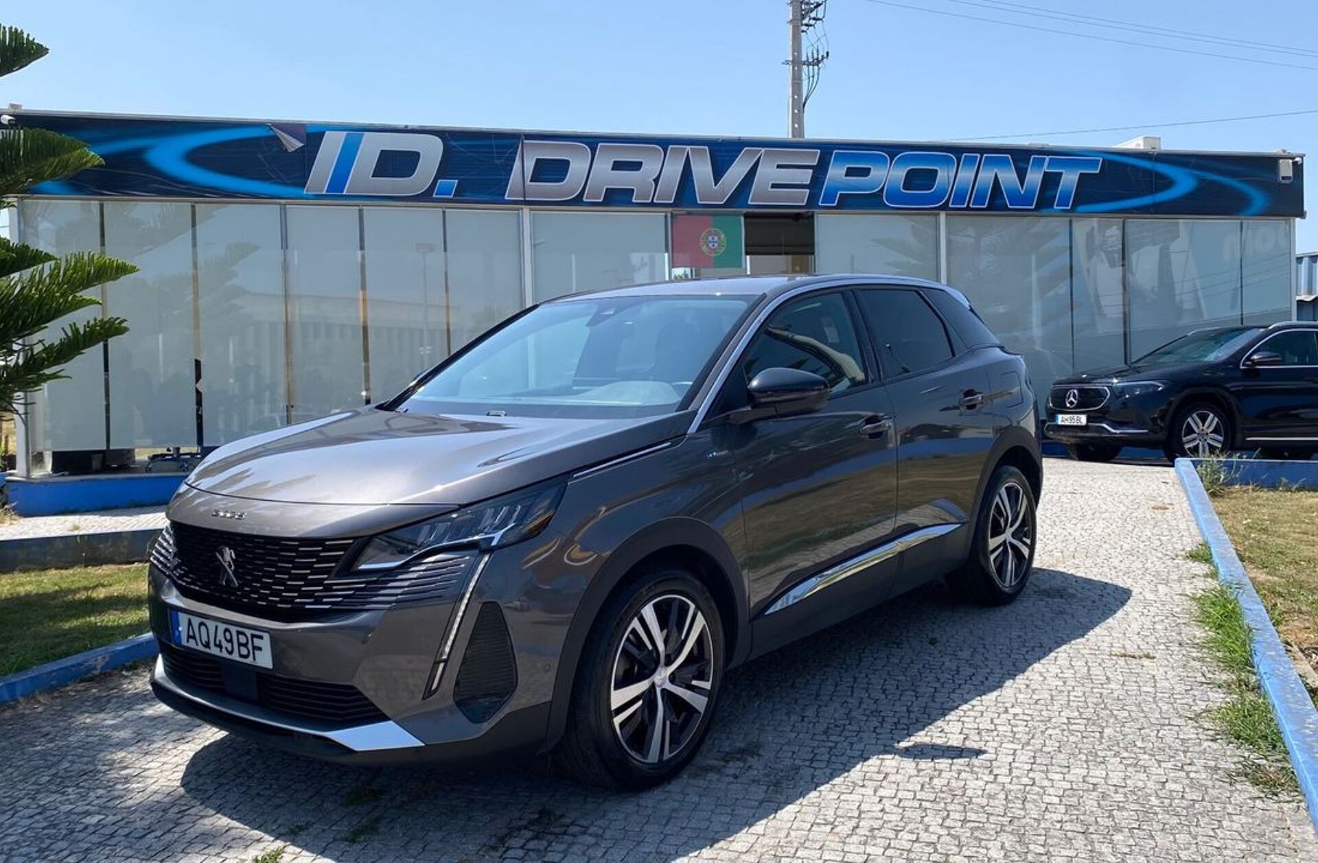 PEUGEOT 3008 1.6 Hybrid Allure e-EAT8