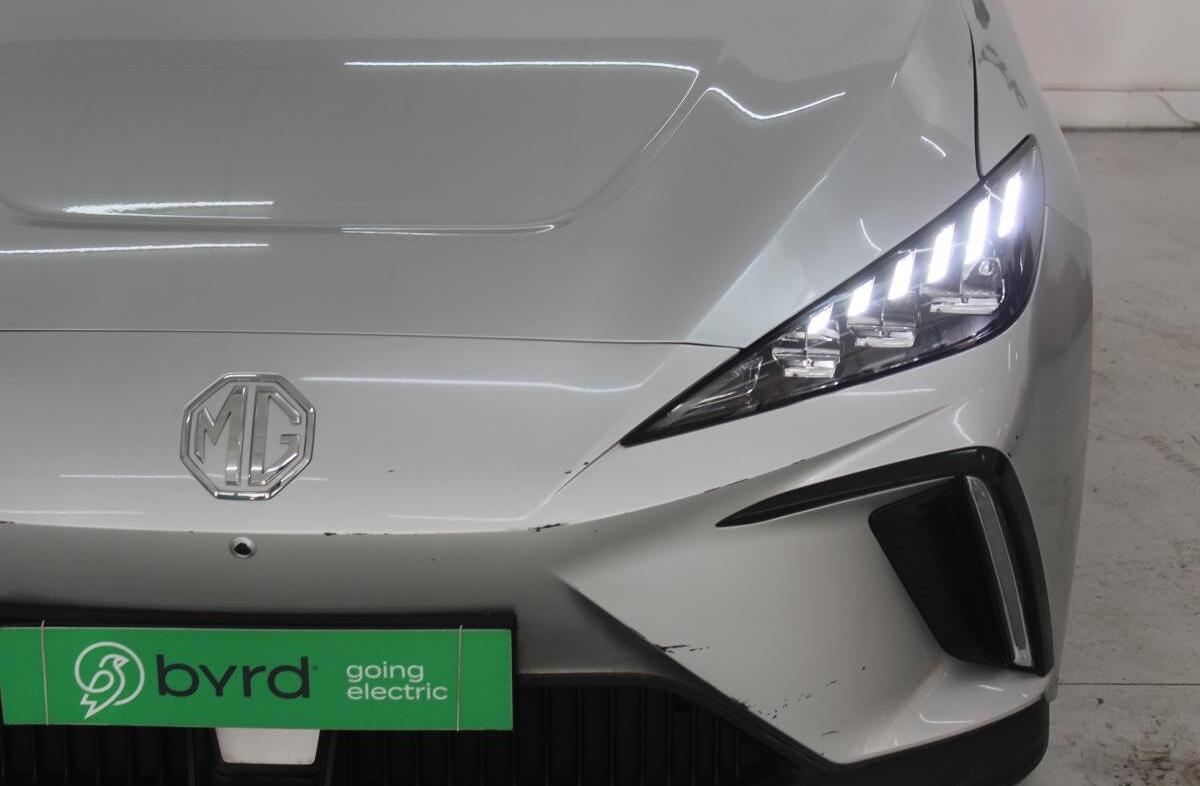 MG MG4 77 kWh Extended Range Luxury