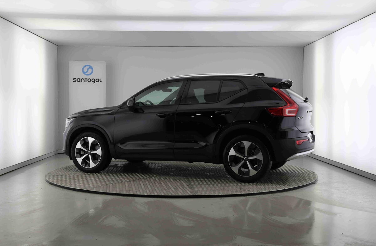 VOLVO XC40 2.0 B3 Core
