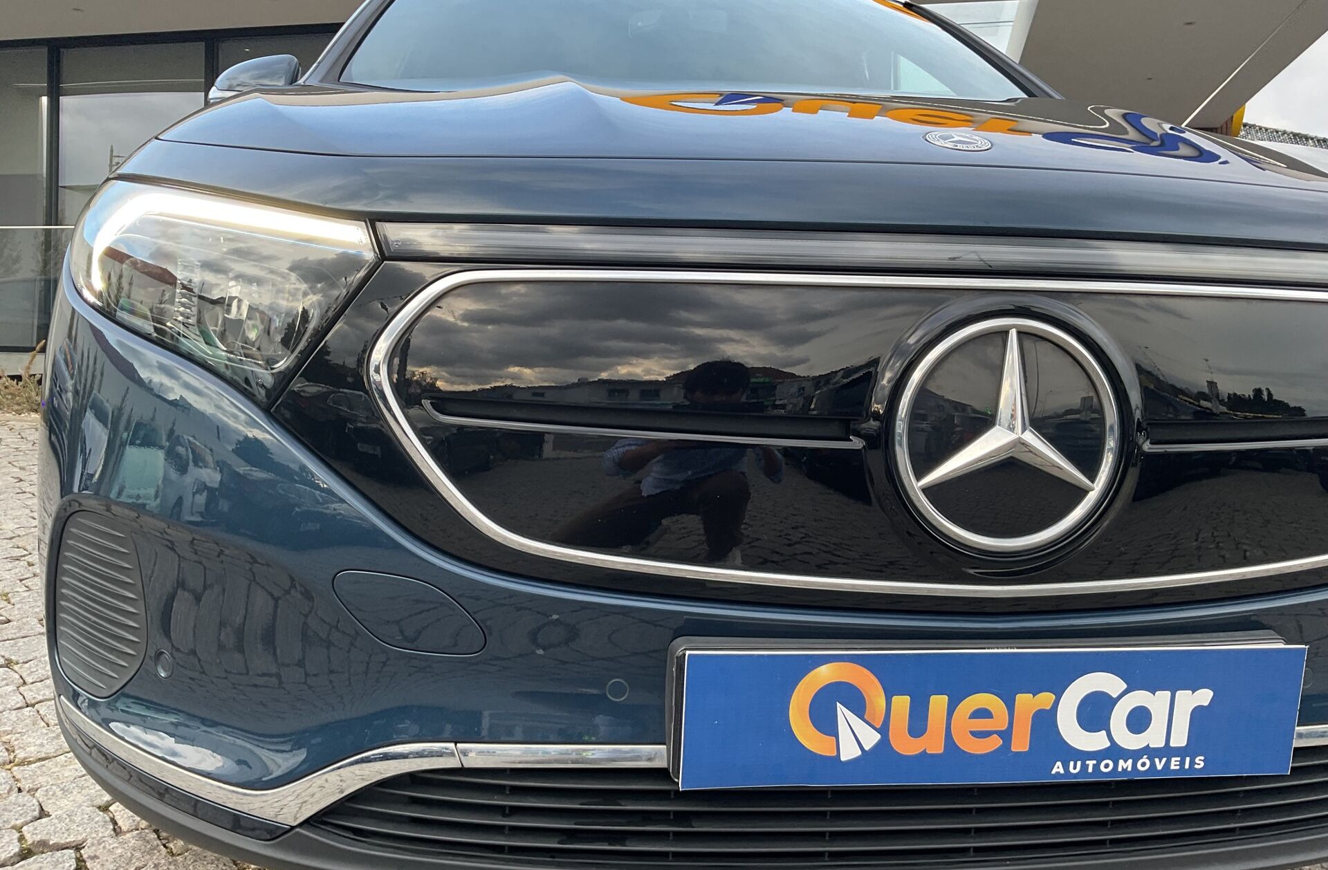MERCEDES EQA 250 Electric Art