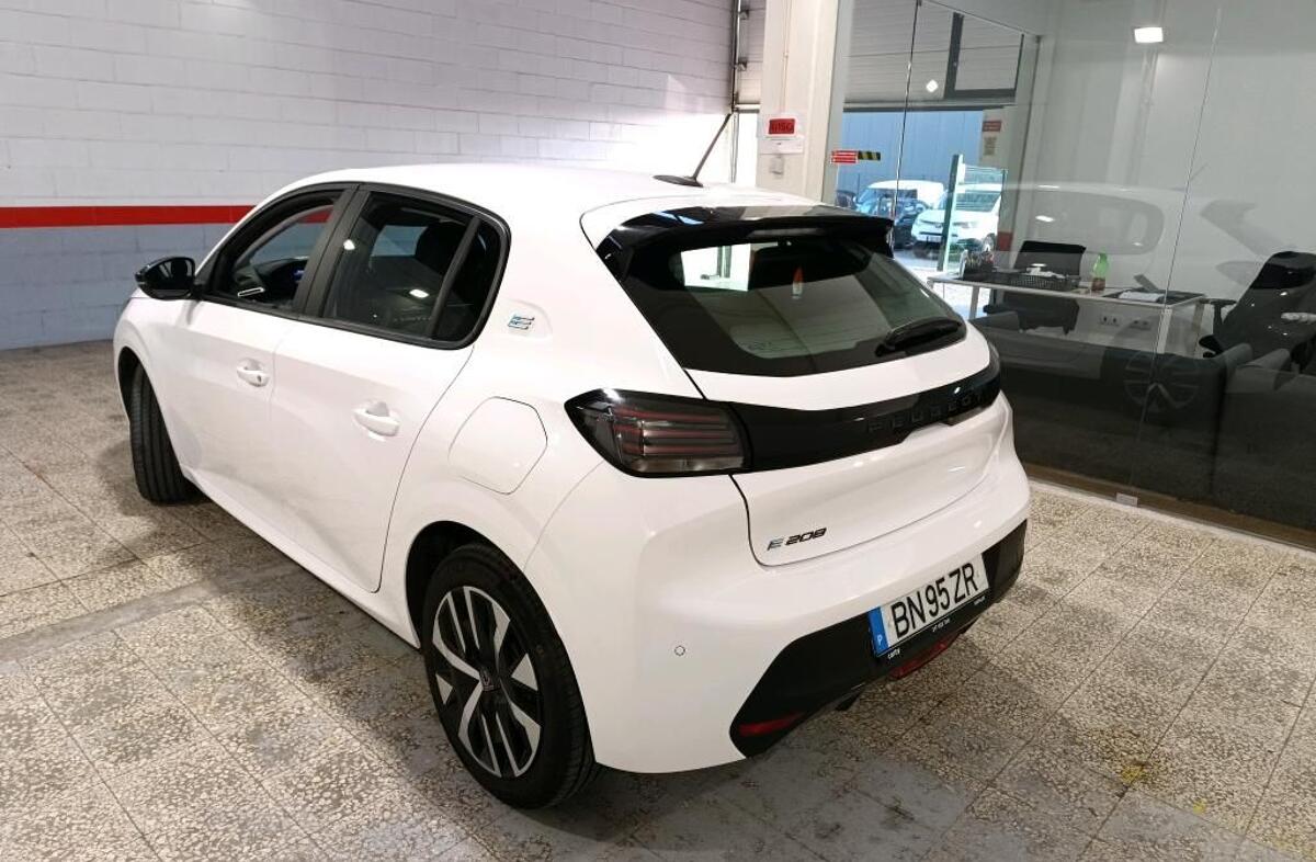 PEUGEOT 208 e- 50 kWh Active