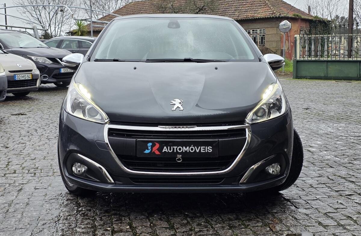 PEUGEOT 208 1.2 PureTech Style