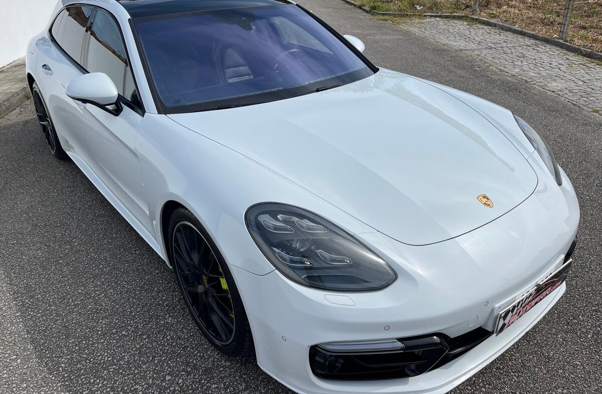 PORSCHE Panamera 4 E-Hybrid