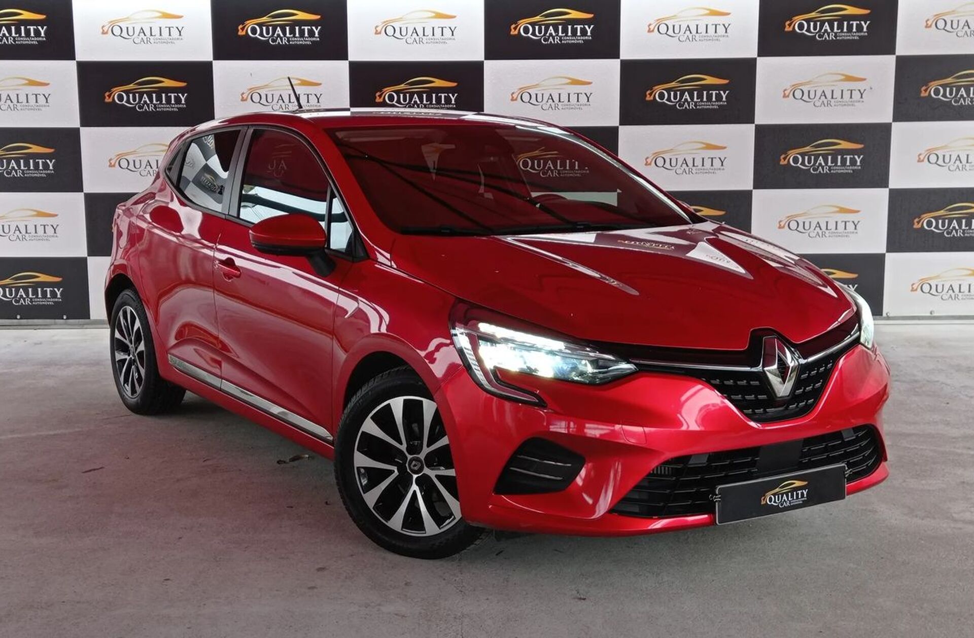 RENAULT Clio 1.0 TCe Intens