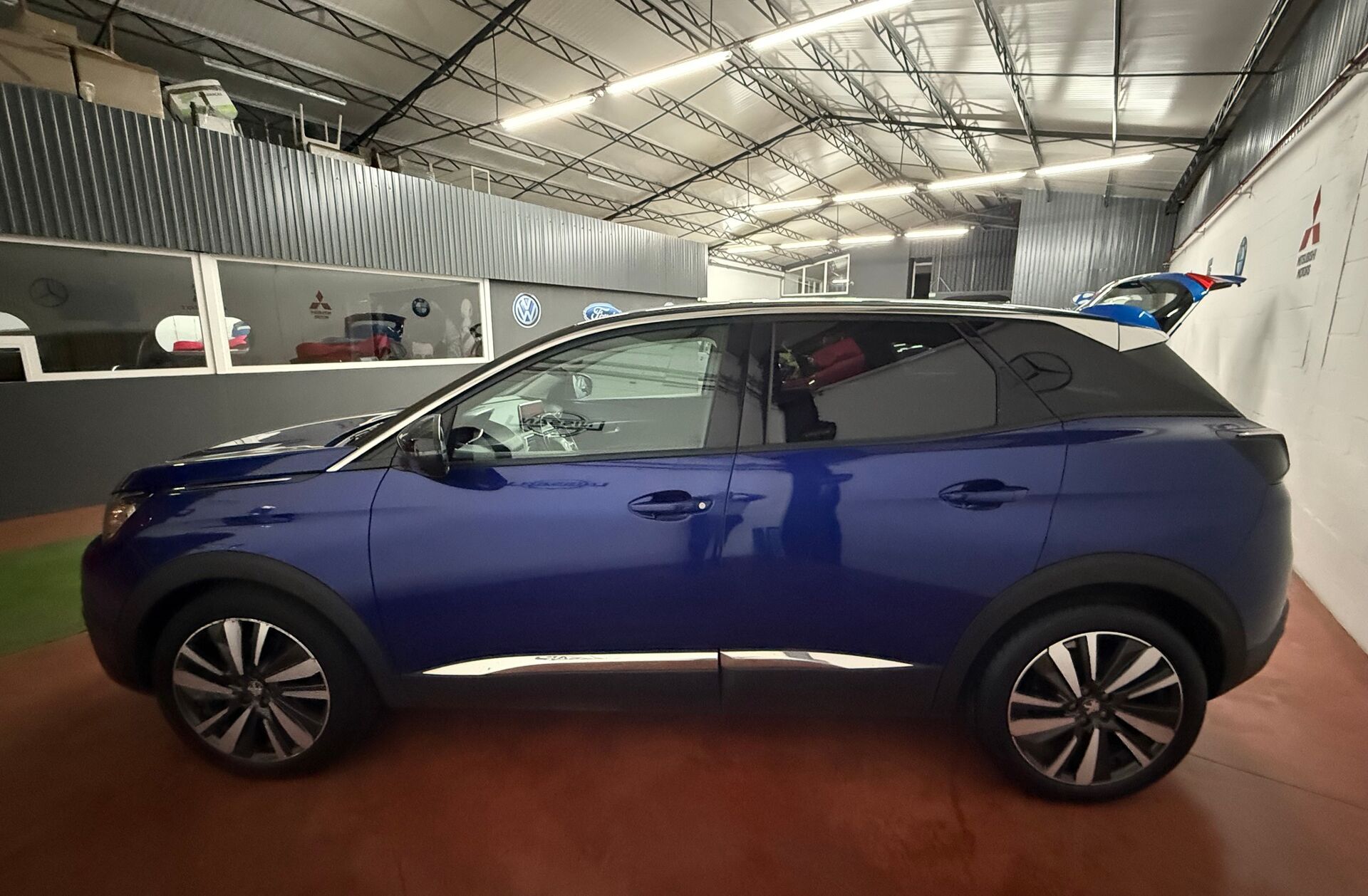 PEUGEOT 3008 1.2 PureTech Allure