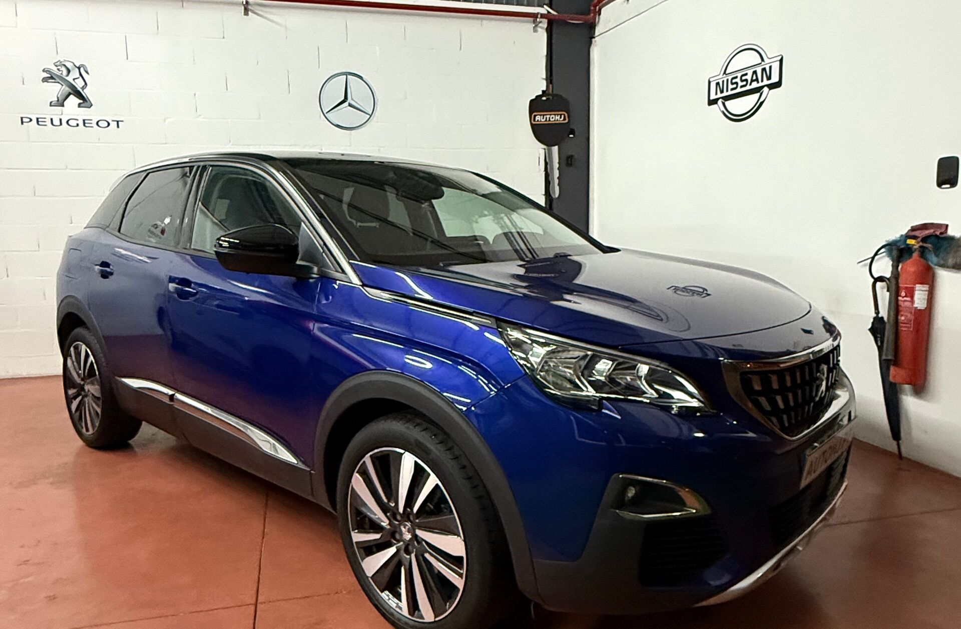 PEUGEOT 3008 1.2 PureTech Allure