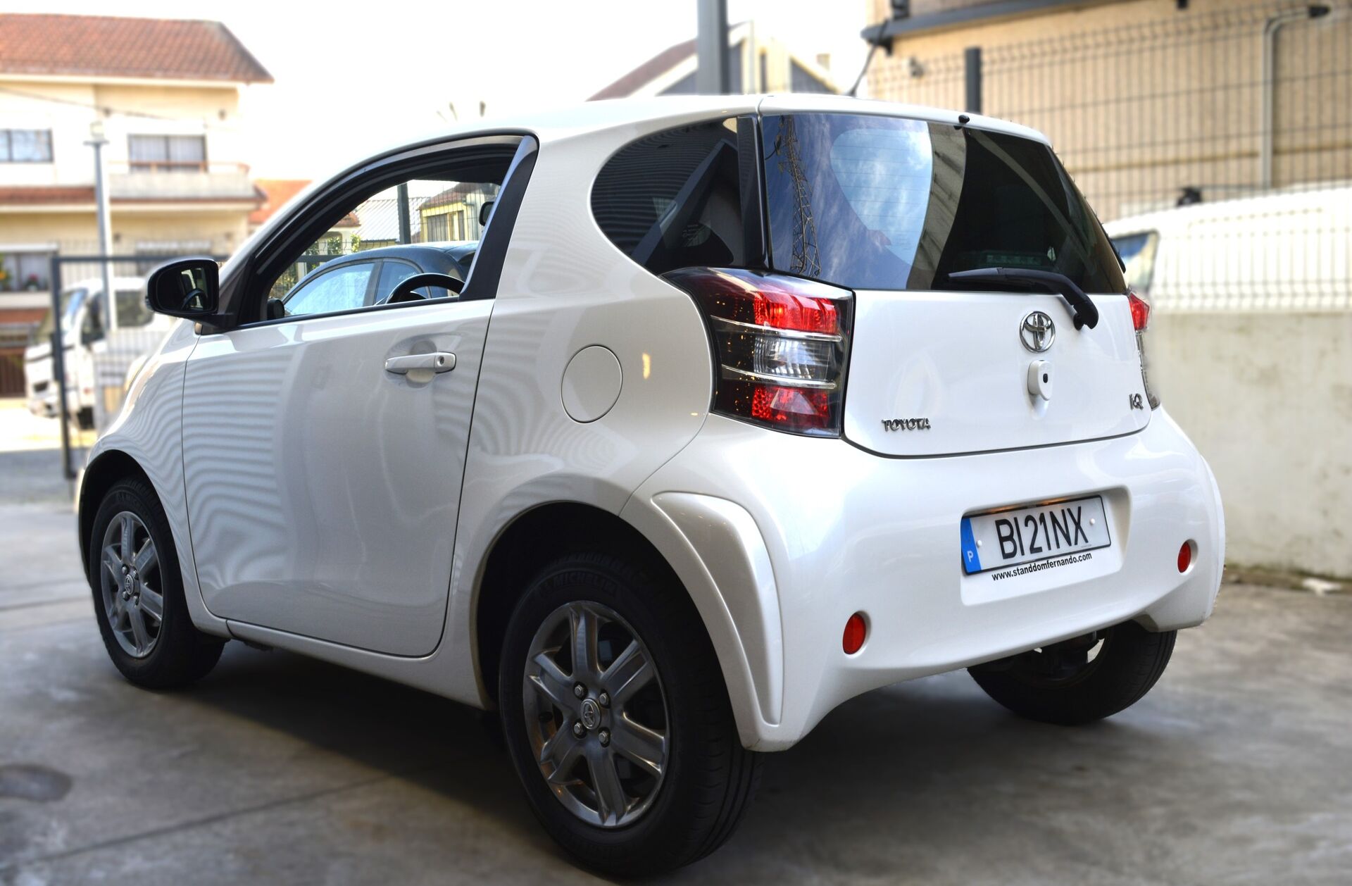 TOYOTA IQ 1.0 VVT-i