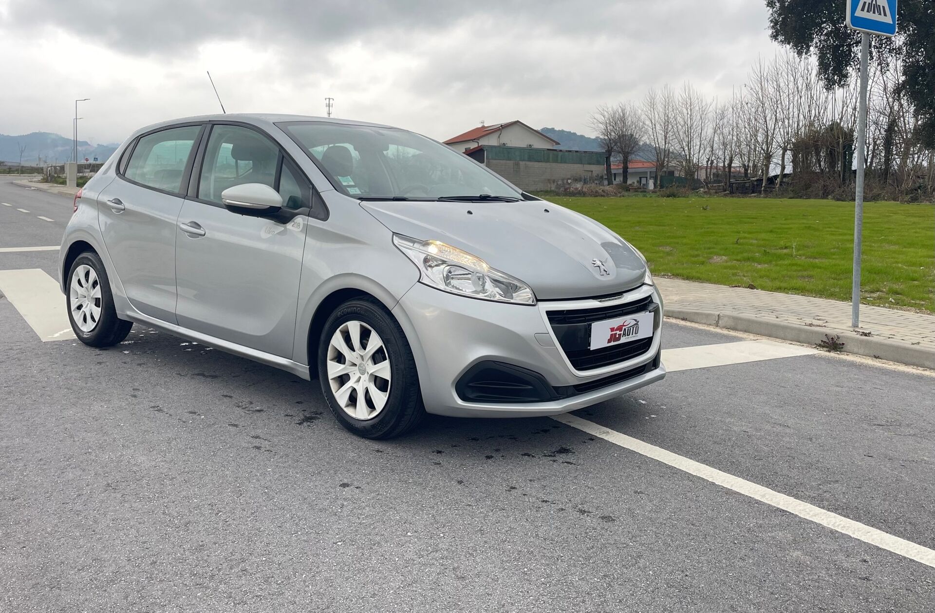 PEUGEOT 208 1.2 PureTech Active