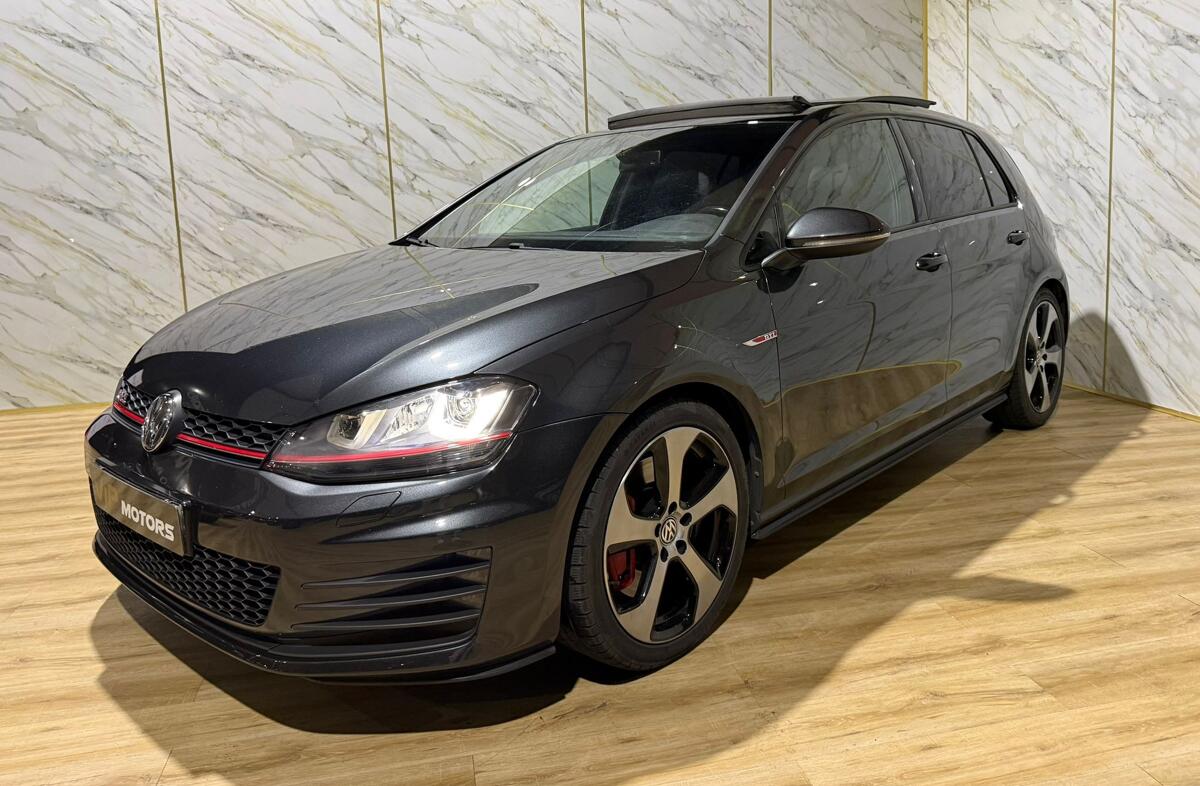 VOLKSWAGEN Golf 2.0 TSi GTi DSG Performance