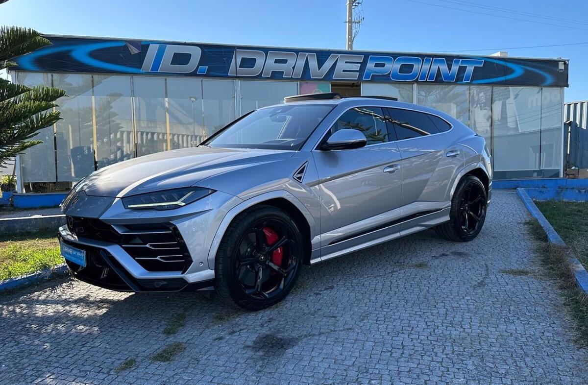 LAMBORGHINI Urus 4.0 V8