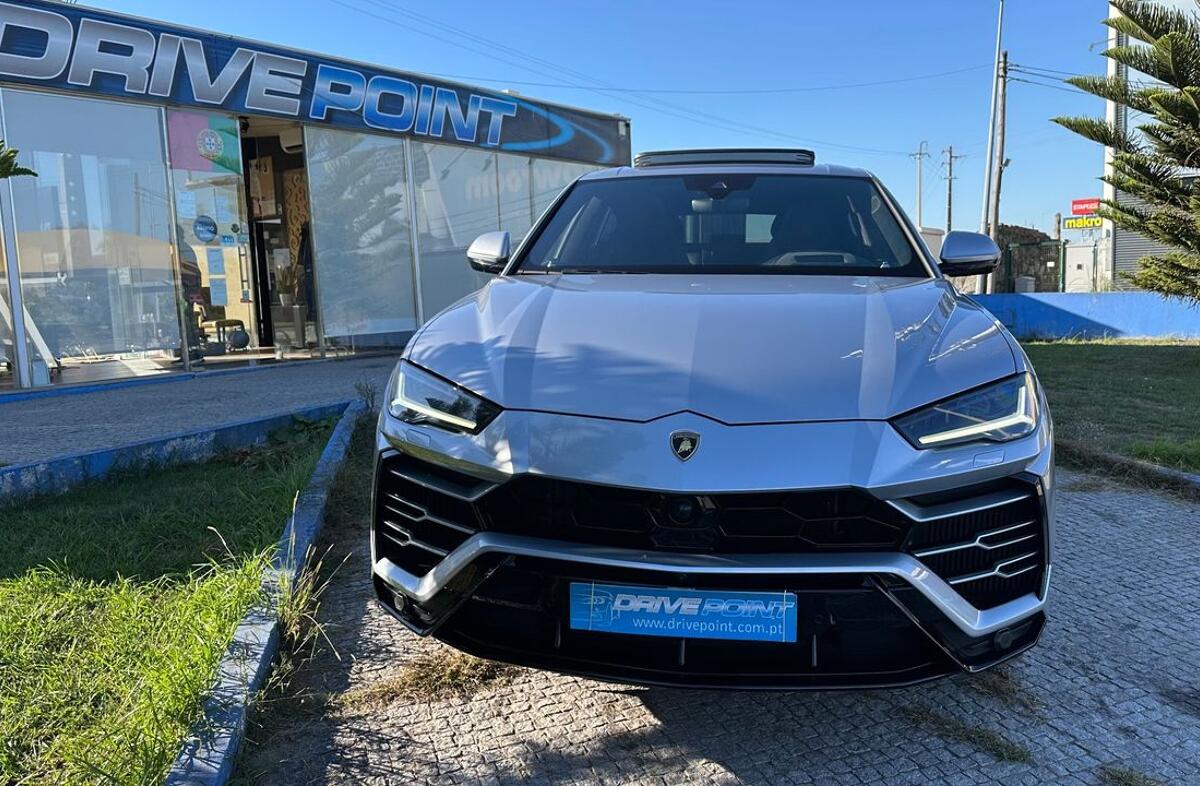 LAMBORGHINI Urus 4.0 V8