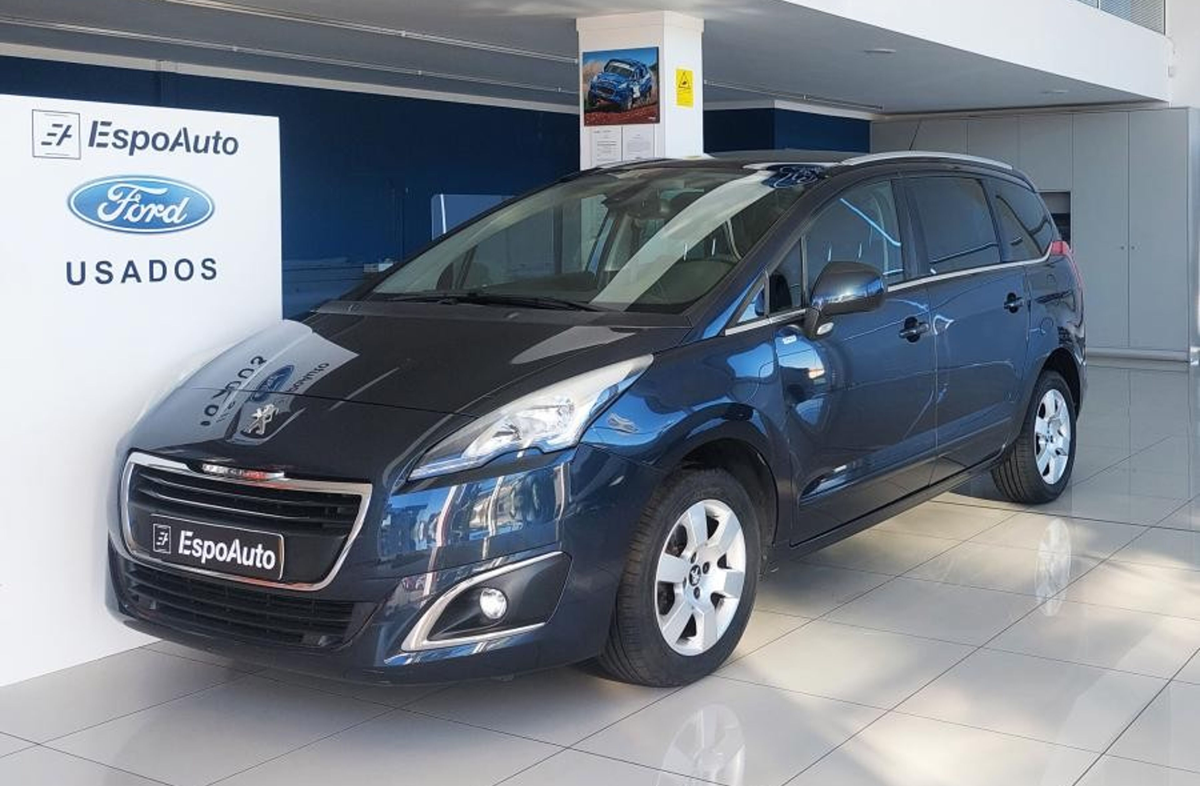 PEUGEOT 5008 1.6 BlueHDi Style
