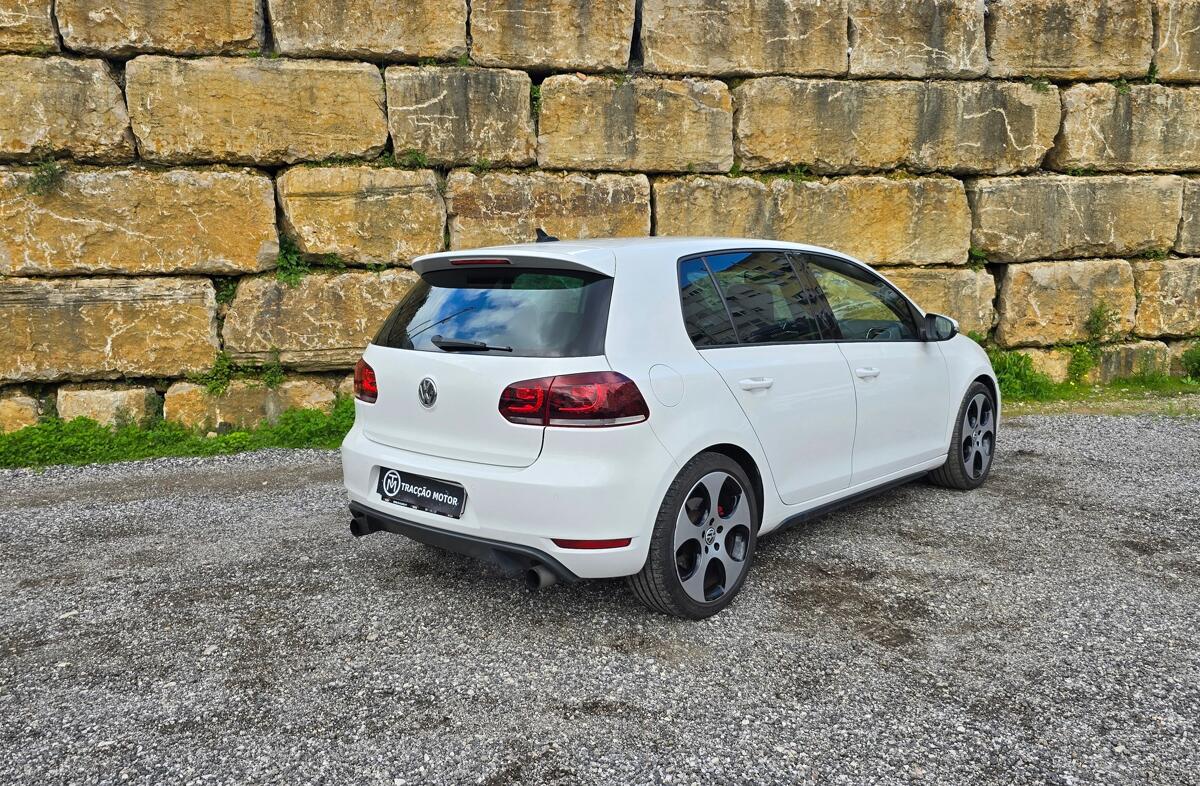VOLKSWAGEN Golf 2.0 TSi GTi
