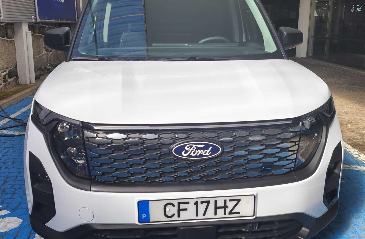 FORD Courier E-Tourneo 43 kWh Titanium