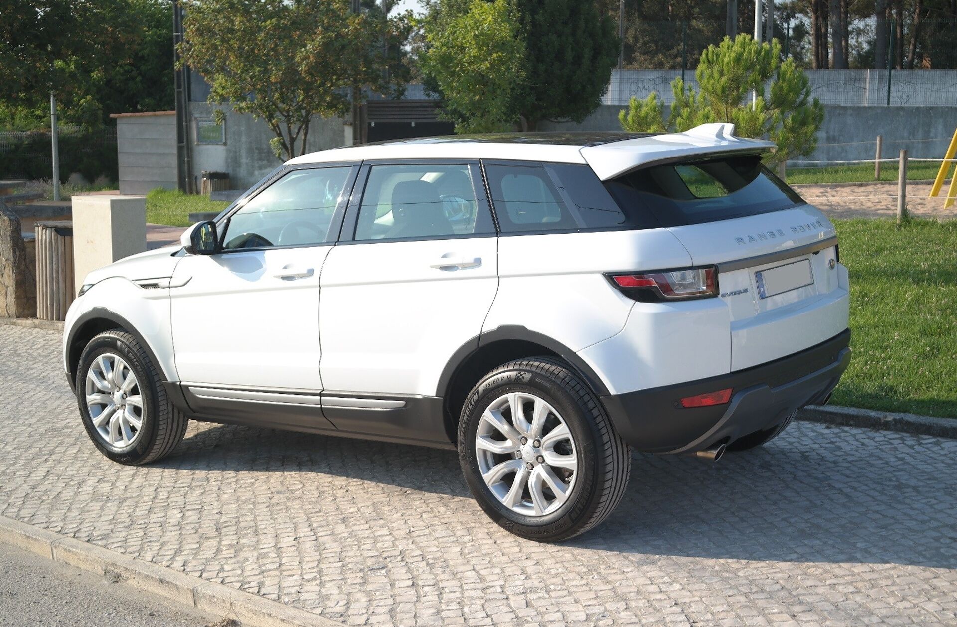 LAND ROVER Range Rover Evoque 2.0 eD4 SE