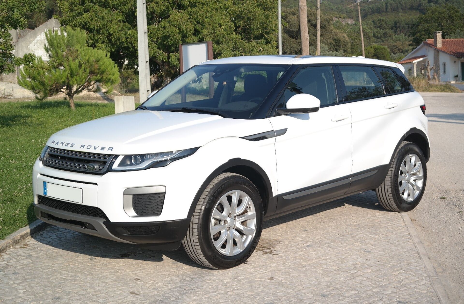 LAND ROVER Range Rover Evoque 2.0 eD4 SE