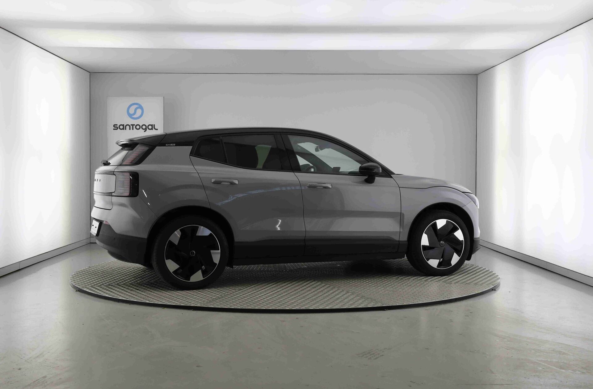 VOLVO EX30 69 kWh Single Motor Extended Range Plus