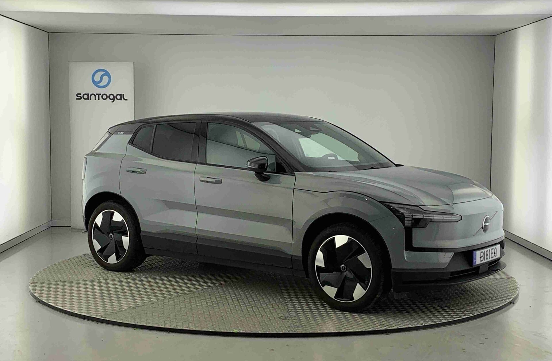 VOLVO EX30 69 kWh Single Motor Extended Range Plus