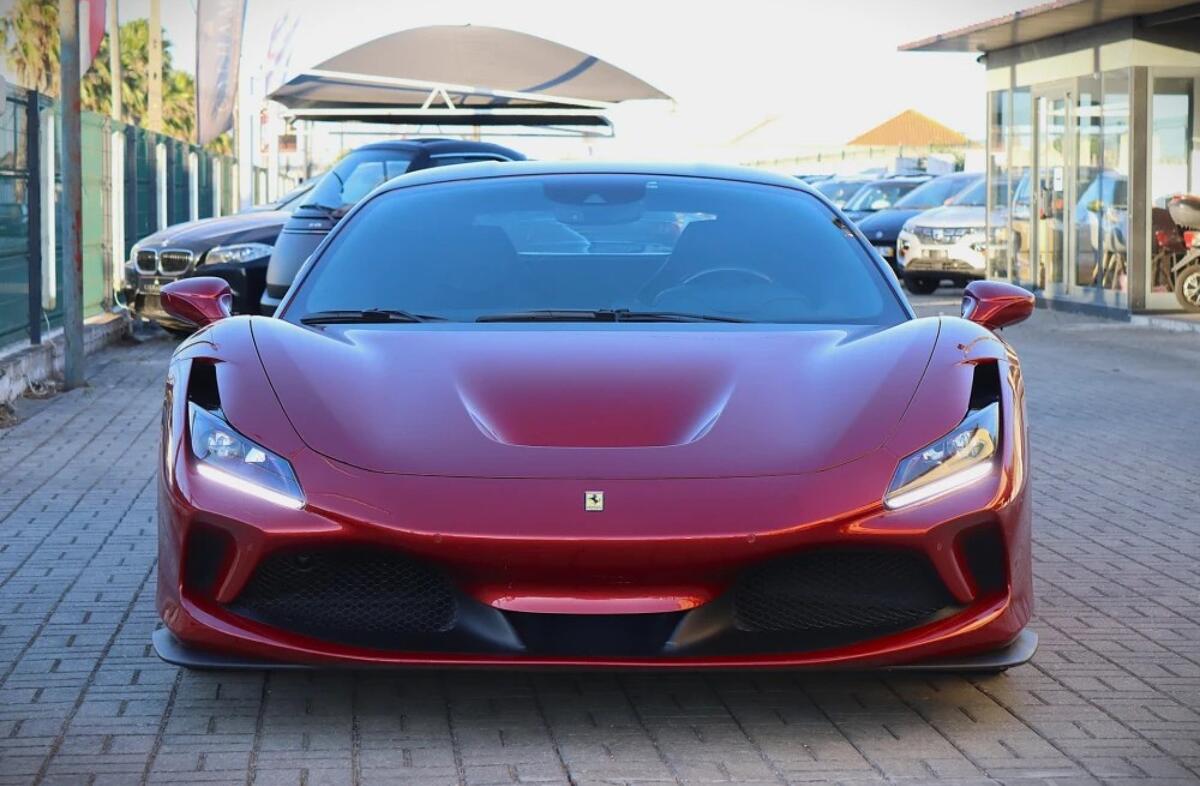 FERRARI F8 Tributo