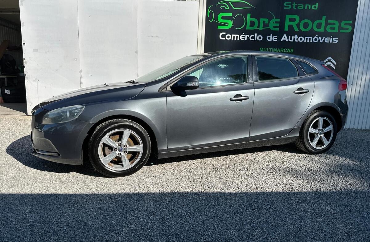 VOLVO V40 1.6 D2 Kinetic
