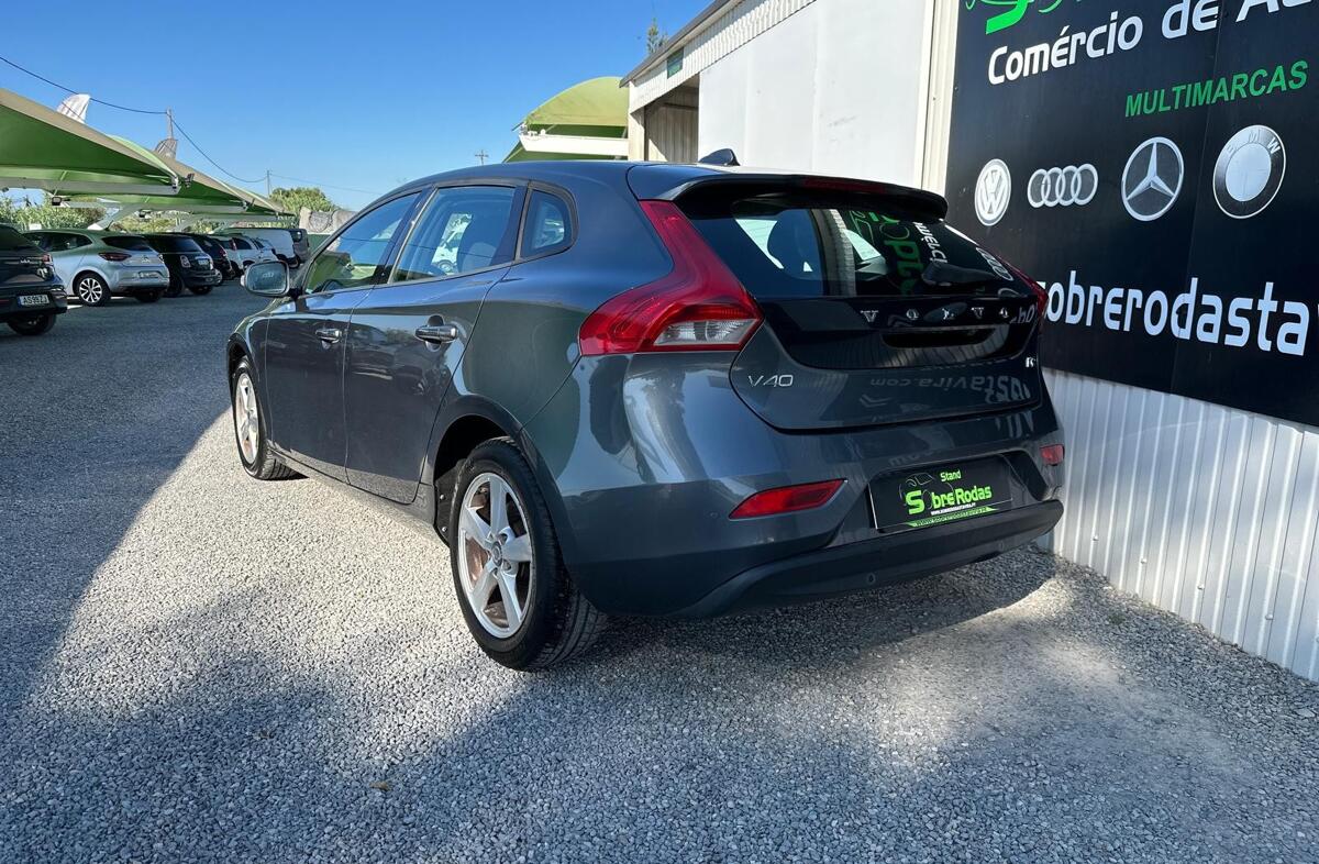 VOLVO V40 1.6 D2 Kinetic