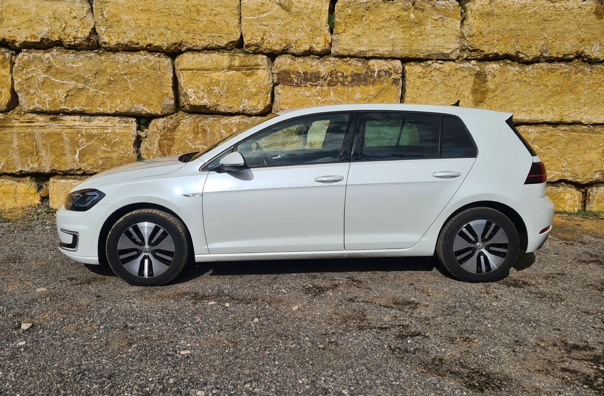 VOLKSWAGEN Golf e- AC/DC