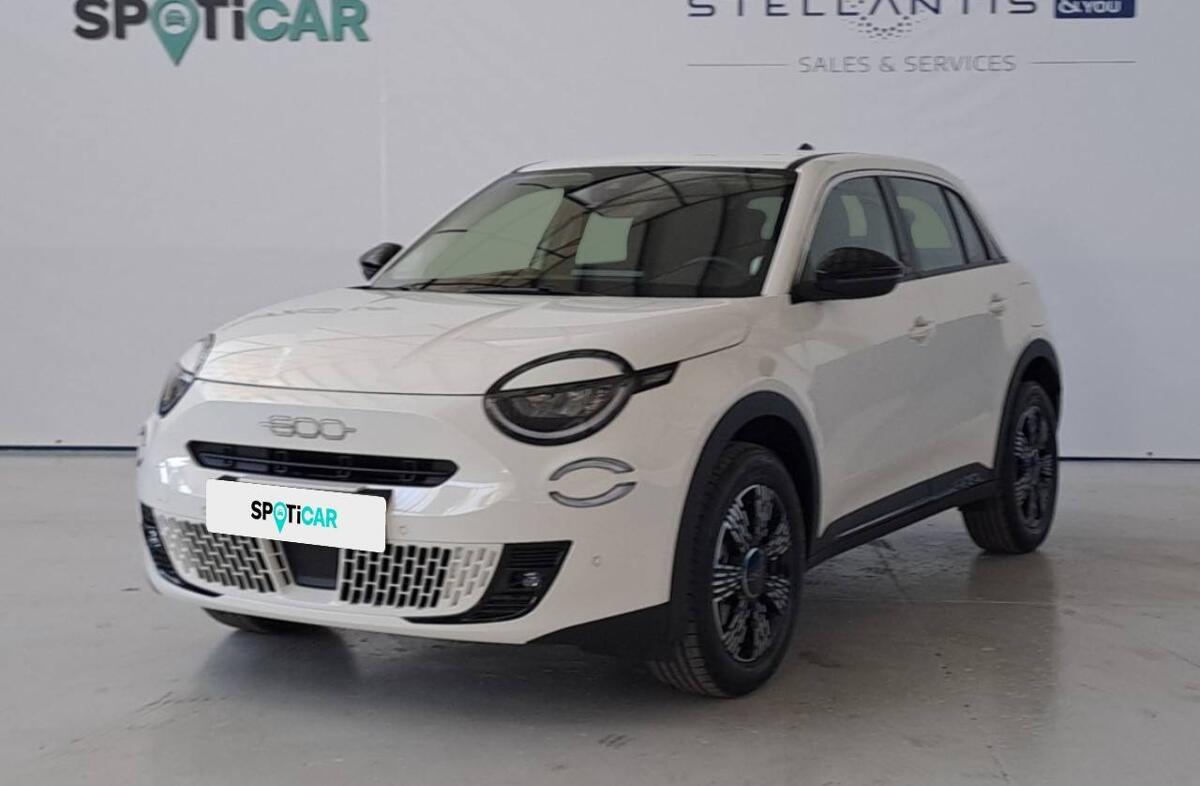 FIAT 600 e 54 kWh (RED)