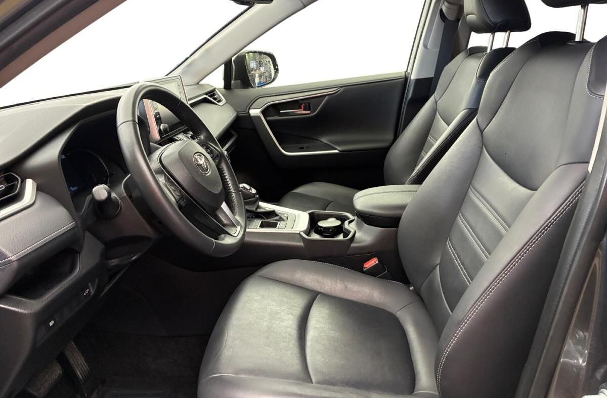TOYOTA RAV 4 2.5 HDF Exclusive