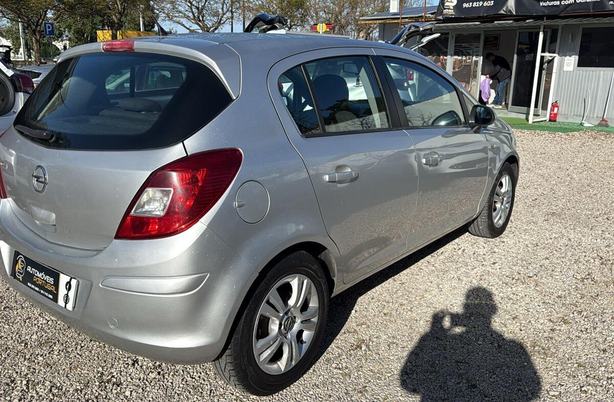 OPEL Corsa D Corsa 1.2 Go!