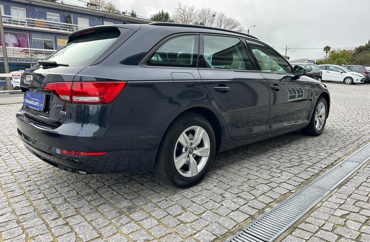 AUDI A4 2.0 TDI Design S tronic