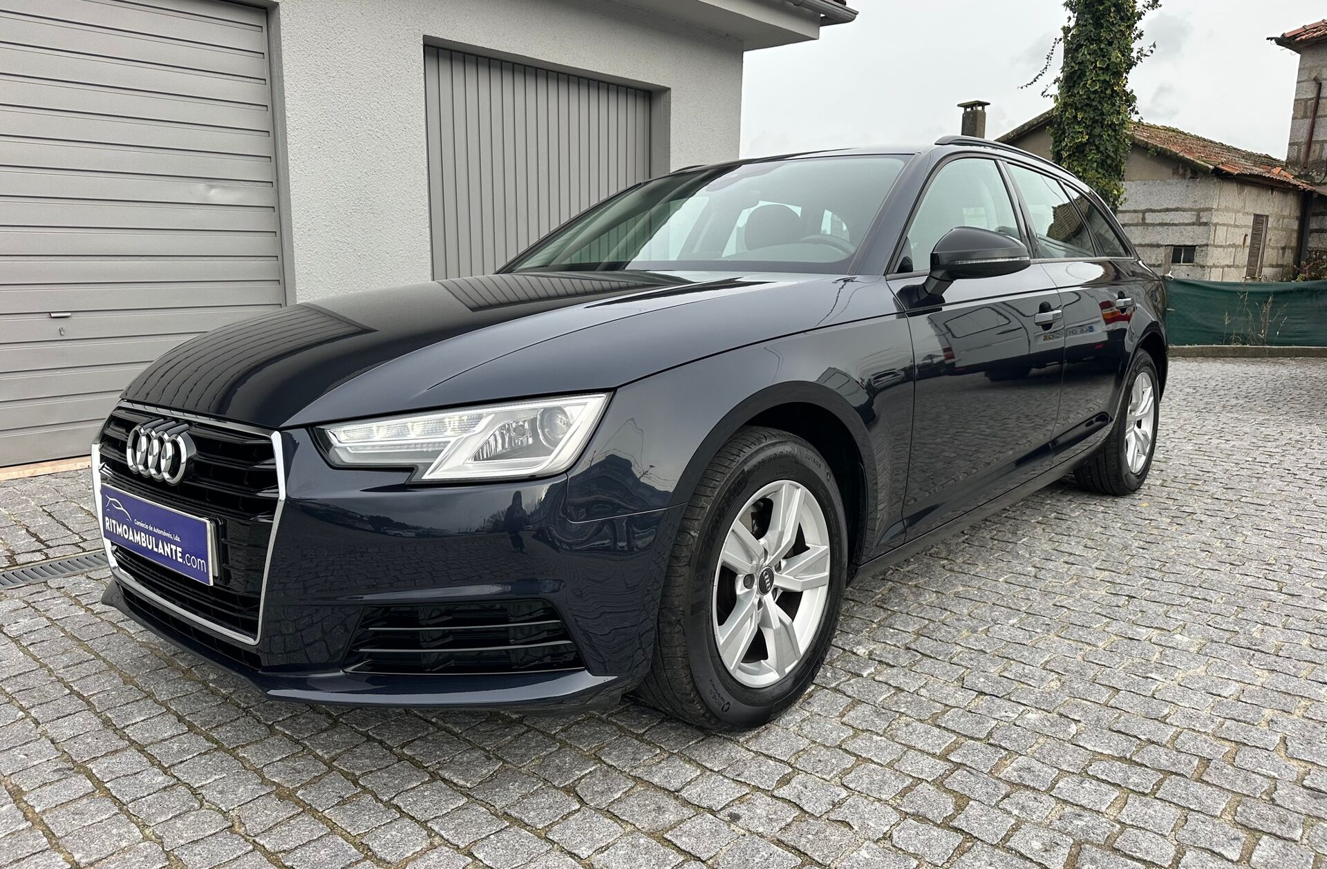 AUDI A4 2.0 TDI Design S tronic