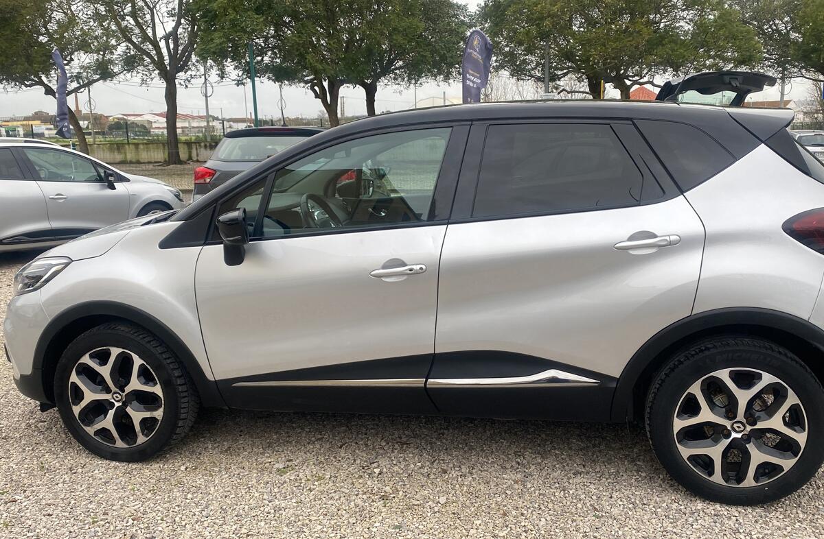 RENAULT Captur 0.9 TCe Exclusive