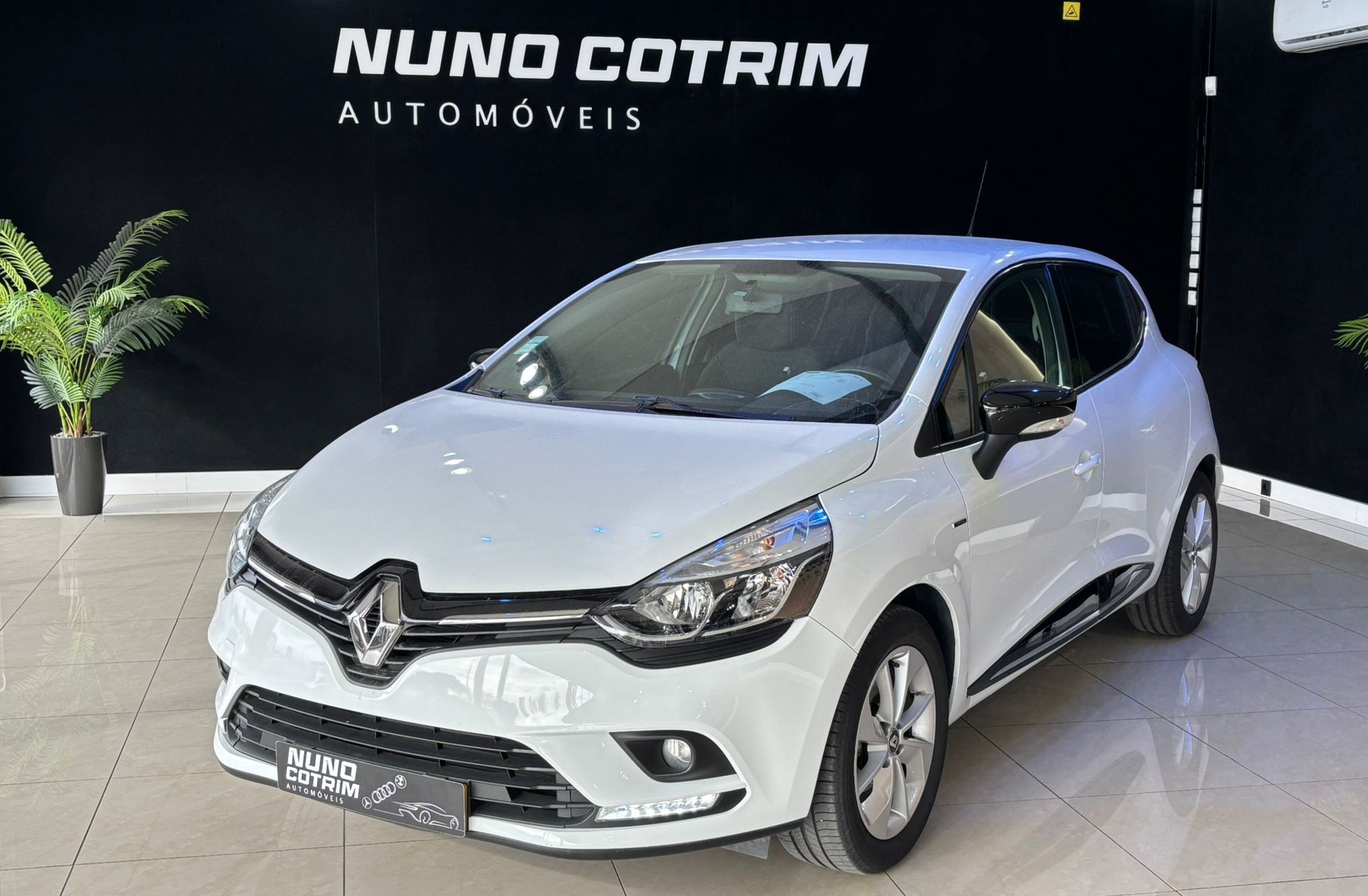 RENAULT Clio 0.9 TCe Limited Edition