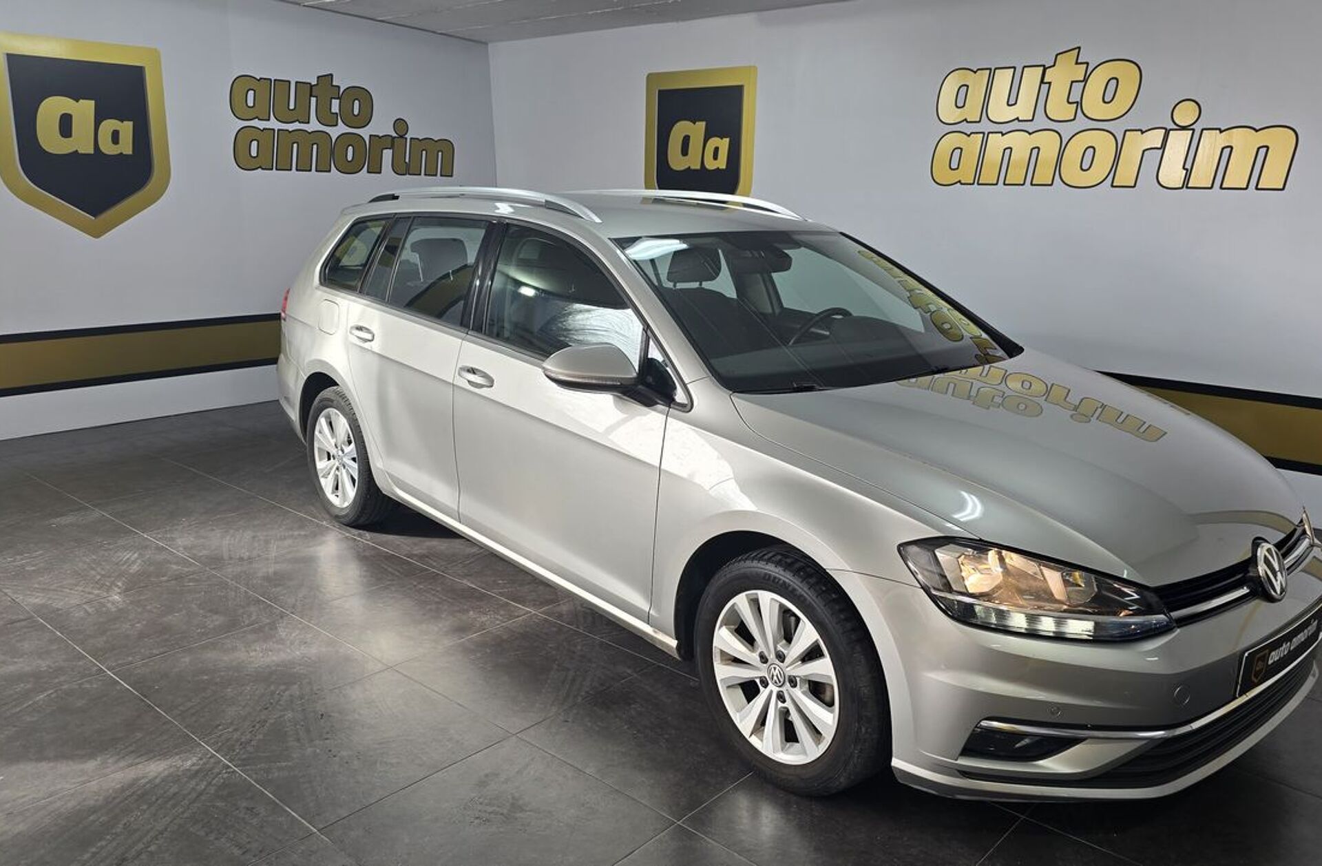 VOLKSWAGEN Golf V.1.6 TDI Confortline